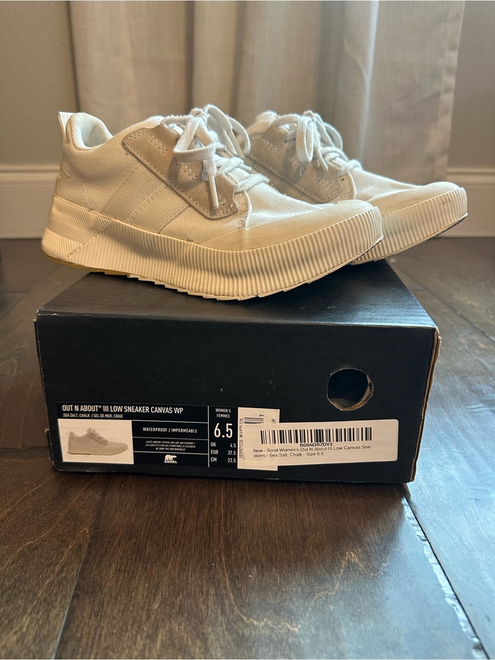 Sorel Out N About III waterproof sneakers - Size 6.5